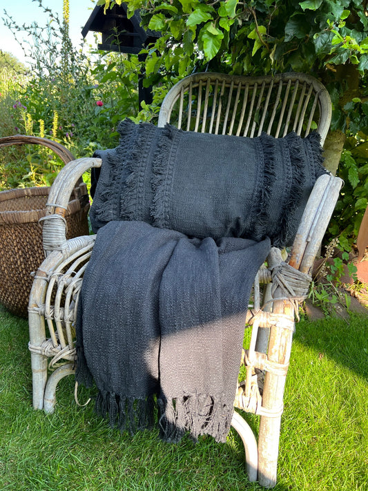 Cushion Raven 60x40 cm.