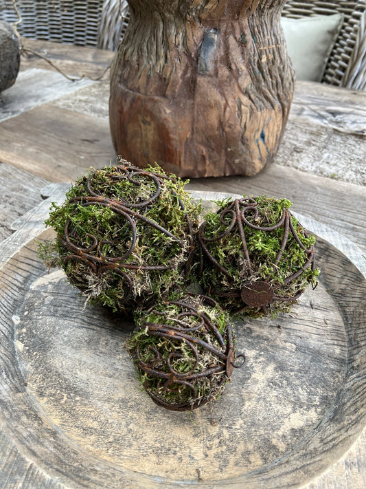 Wire ball rusted, available in S, M and L now