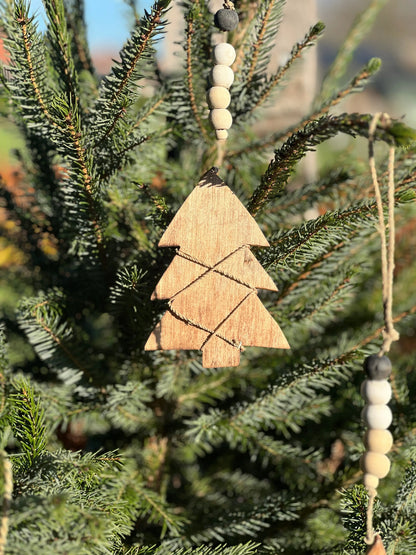Weihnachtsanhänger Sternengel und Weihnachtsbaum