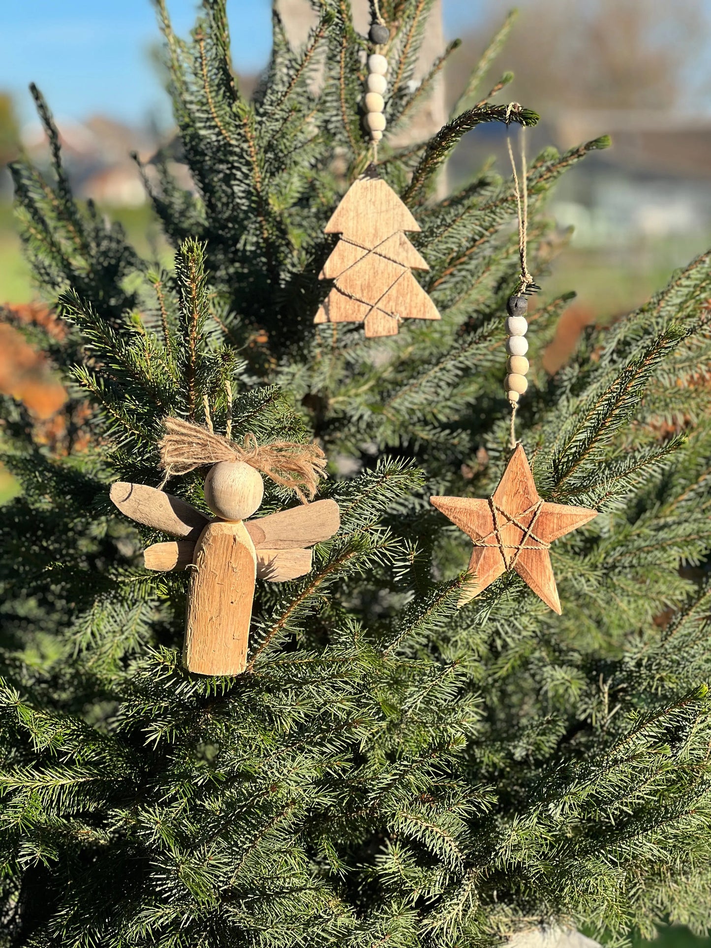 Weihnachtsanhänger Sternengel und Weihnachtsbaum