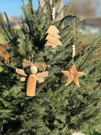 Weihnachtsanhänger Sternengel und Weihnachtsbaum