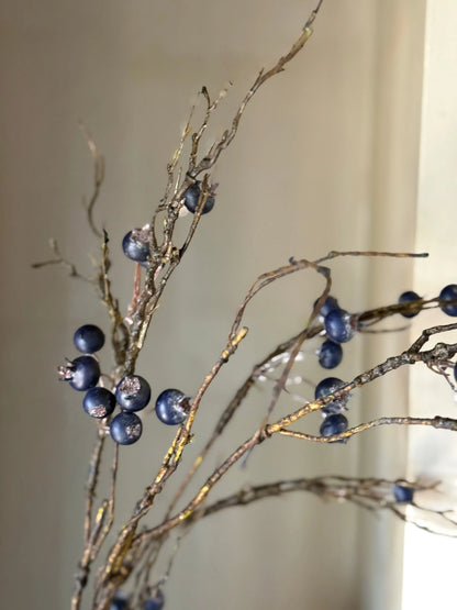 Künstlicher Zweig mit Blaubeeren – 84 cm