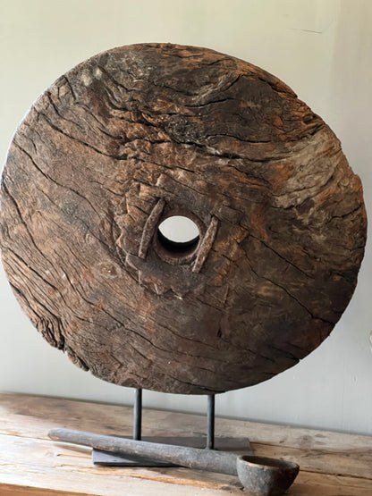 Authentiek houten wiel op statief, Afhaalprijs