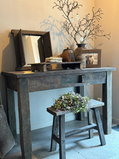Writing table, Aura Peeperkorn 120 cm.