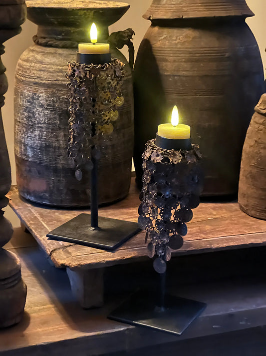 Kandelaar met ketting van pailletten