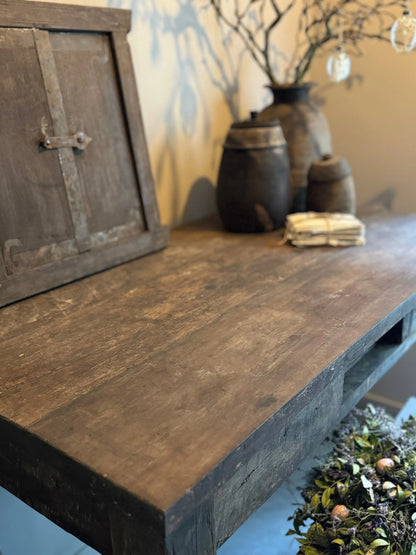 Writing table, Aura Peeperkorn 120 cm.