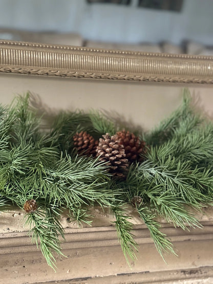 Weihnachtsbüschelzeder