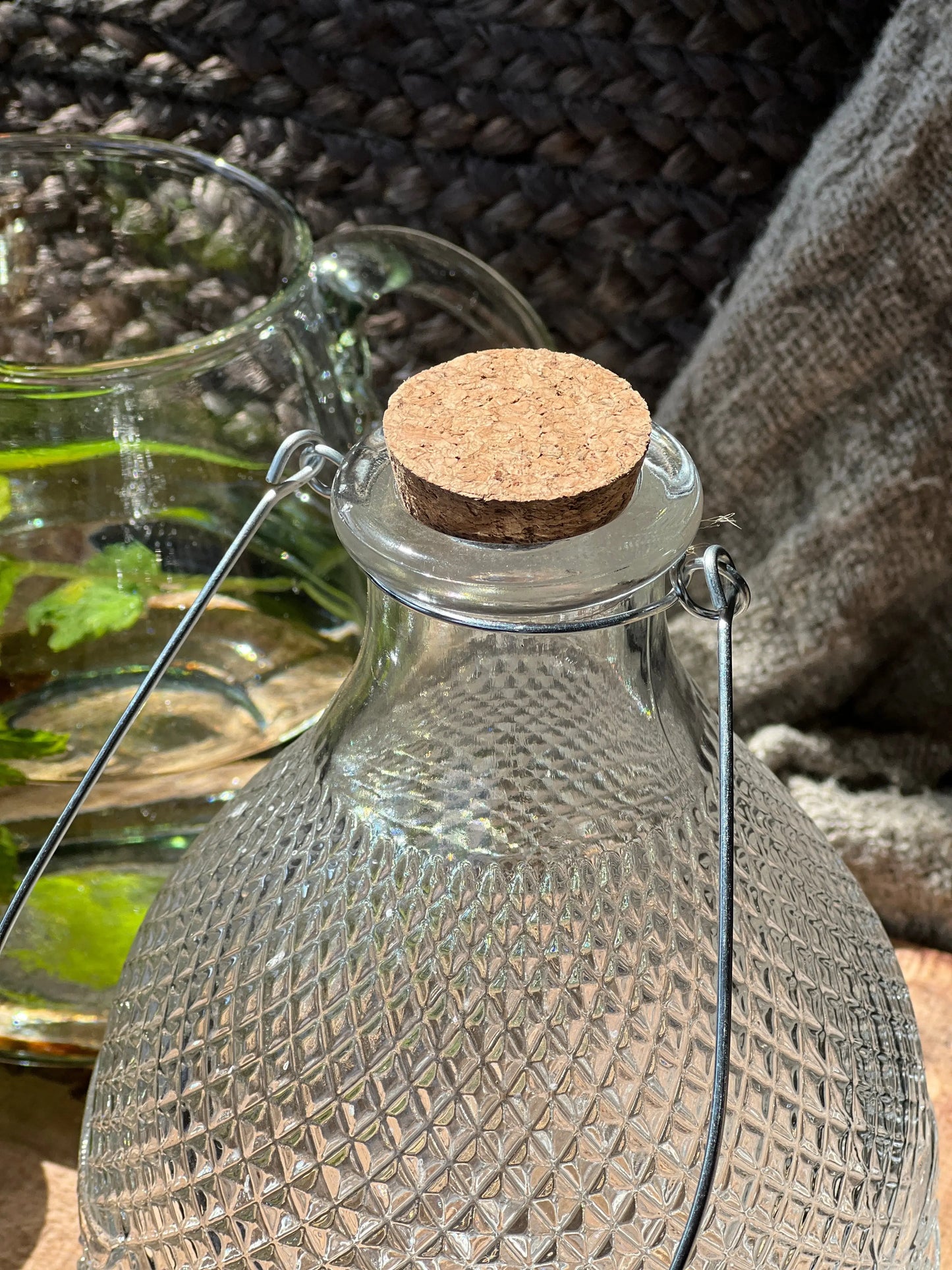 Wasp pot processed glass