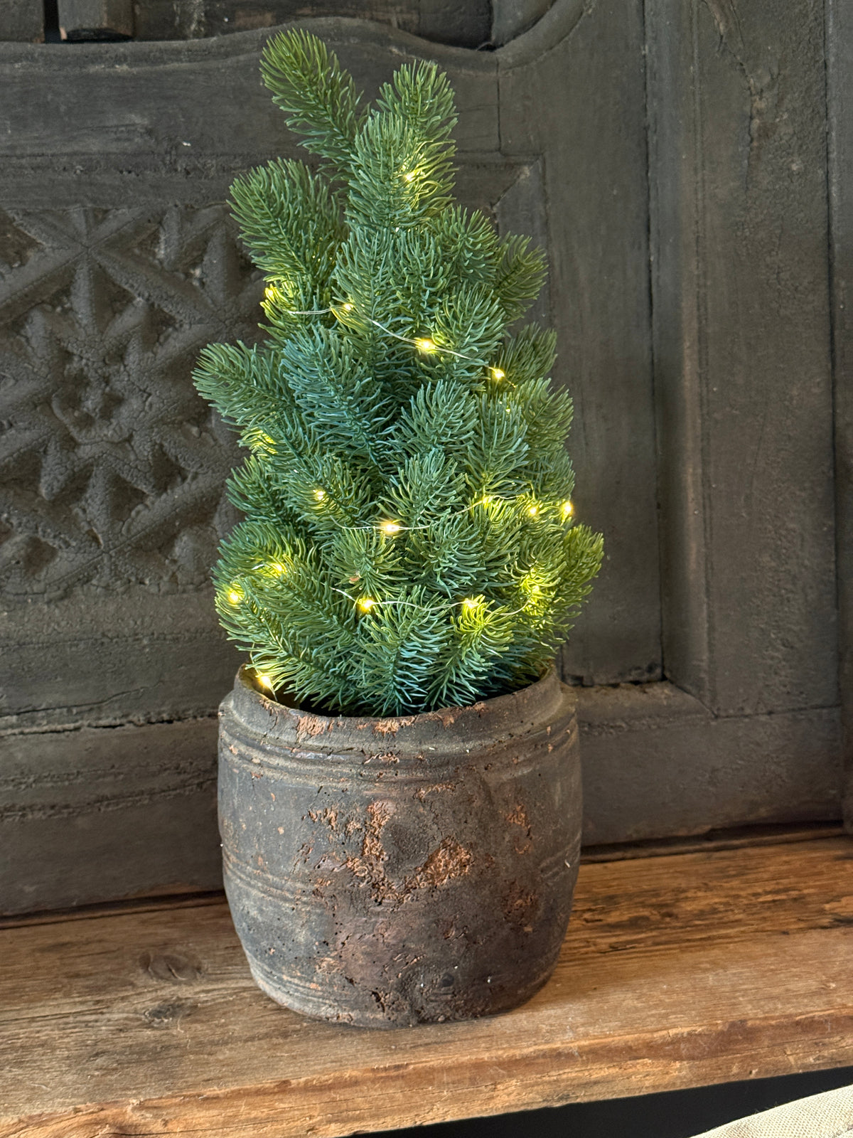 Künstlicher Weihnachtsbaum – ca. 40 cm.
