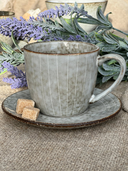 Cup and saucer "Lizzy"