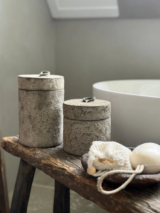 Houten Pot met Betonlook en leren lus - Be-Uniq