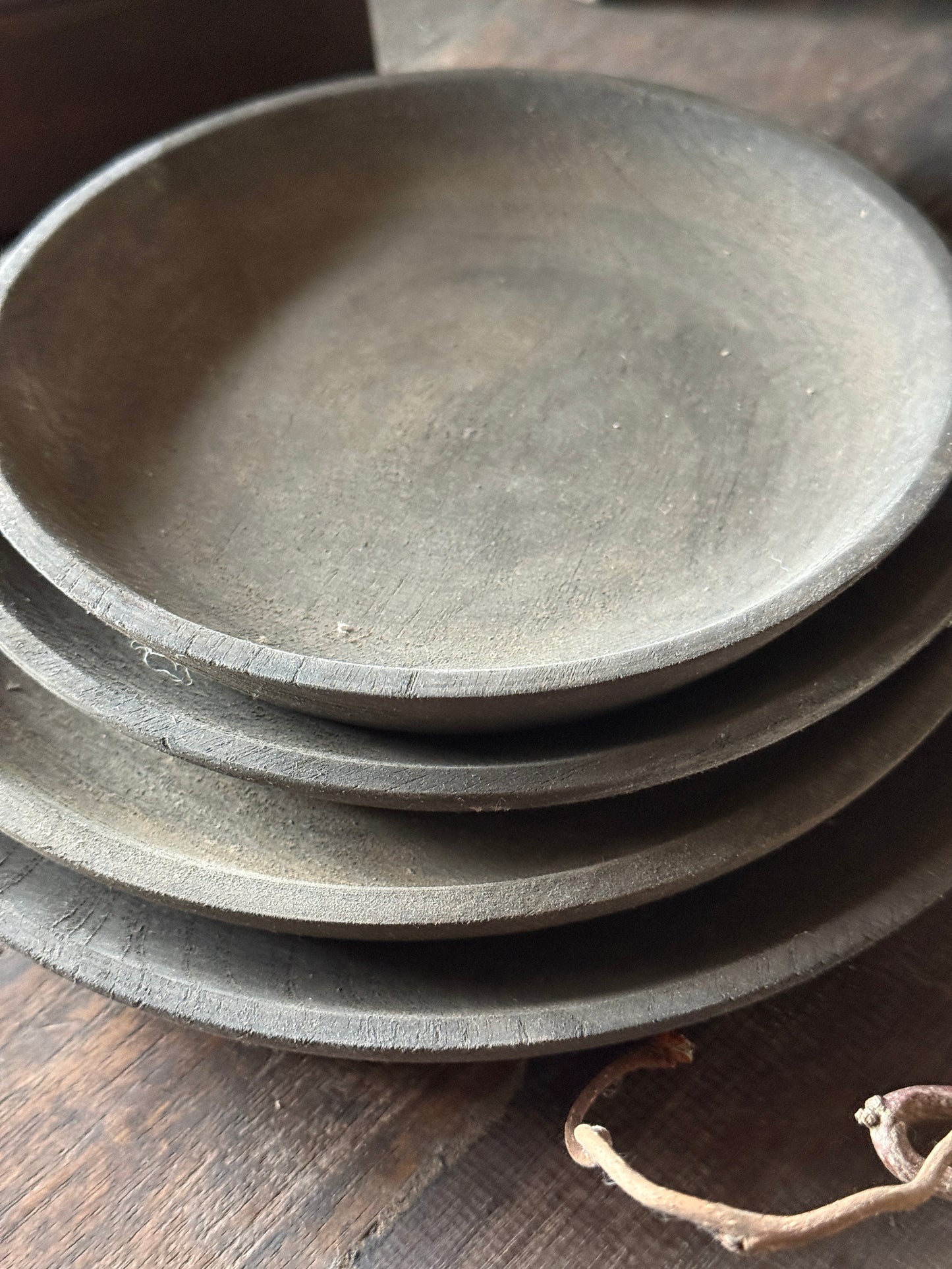 Stapel bordjes van vergrijsd hout-set van 4 stuks