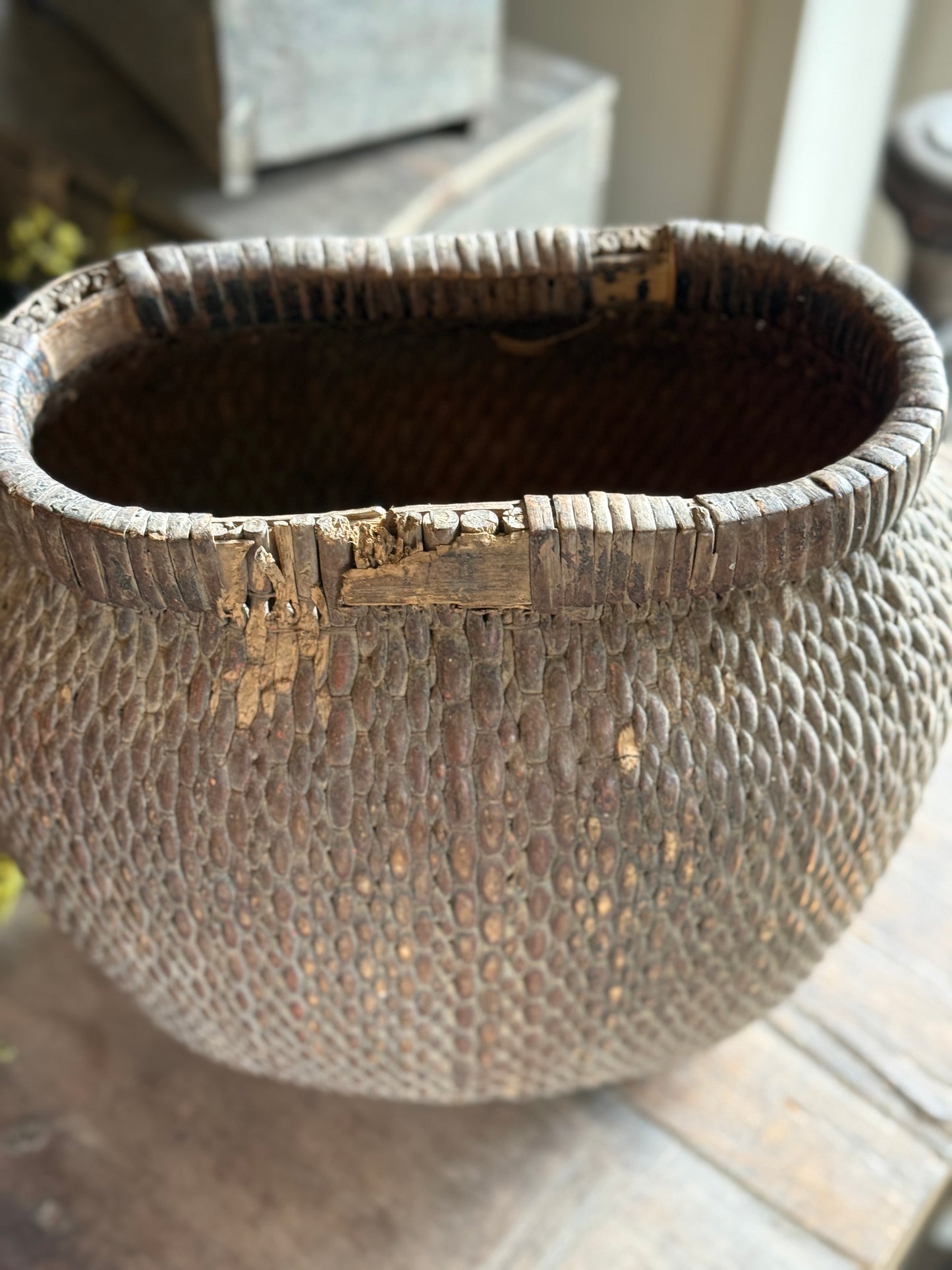 Authentieke Ovale Chinese Mand (linker op de foto)