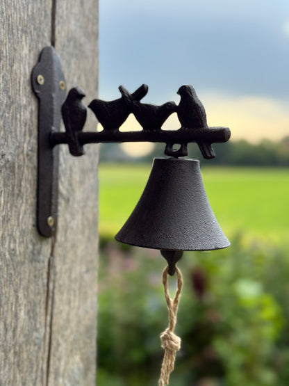 Schmiedeeiserne Glocke mit Vögeln – Garten- &amp; Tordekoration