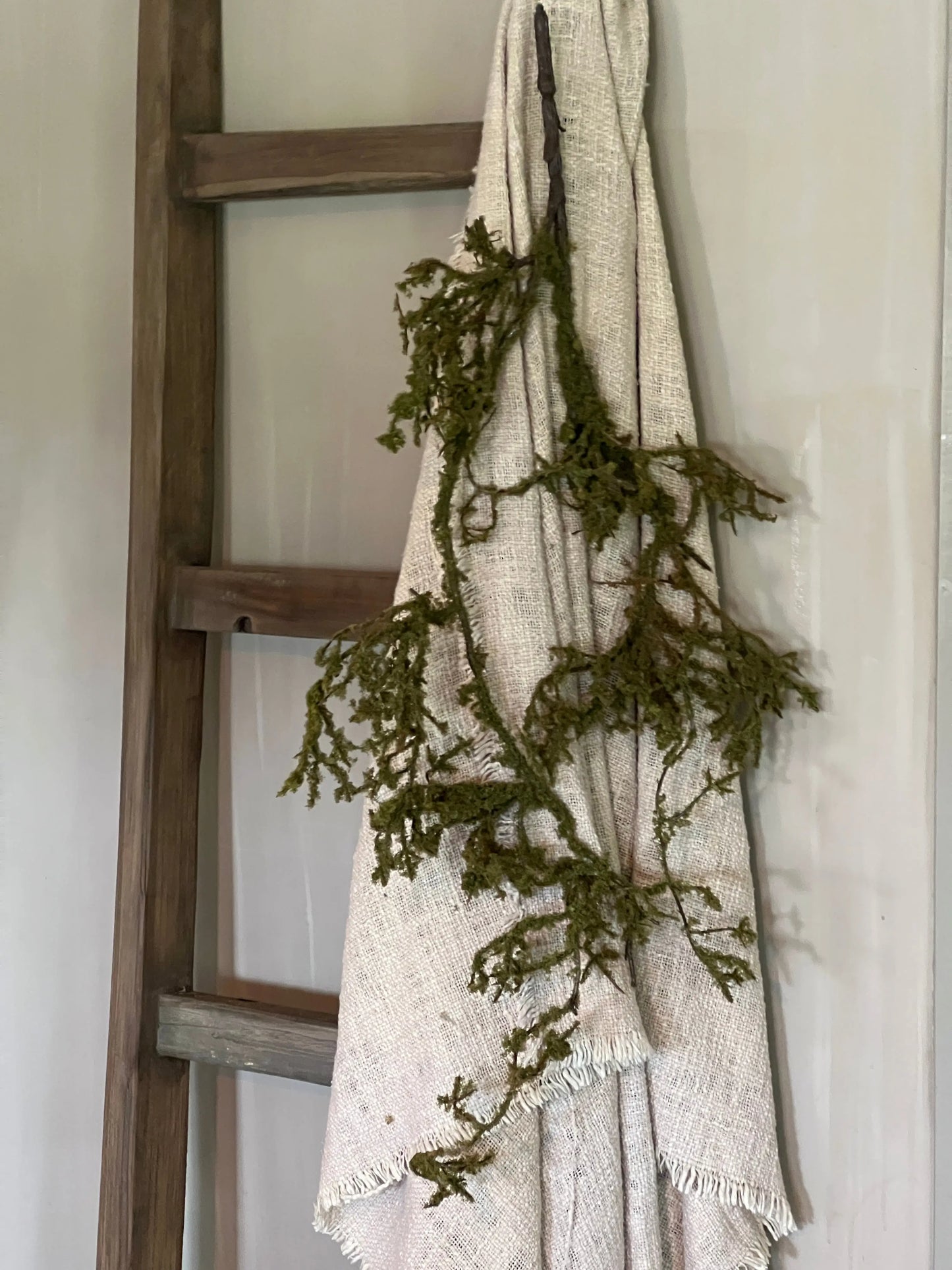 Mosak, art with side branches