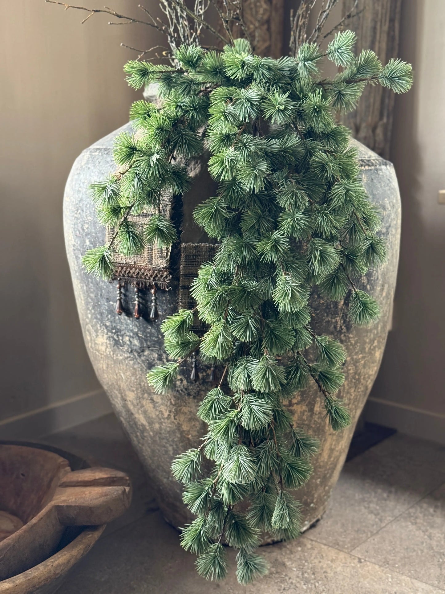 Artificial larch tuft