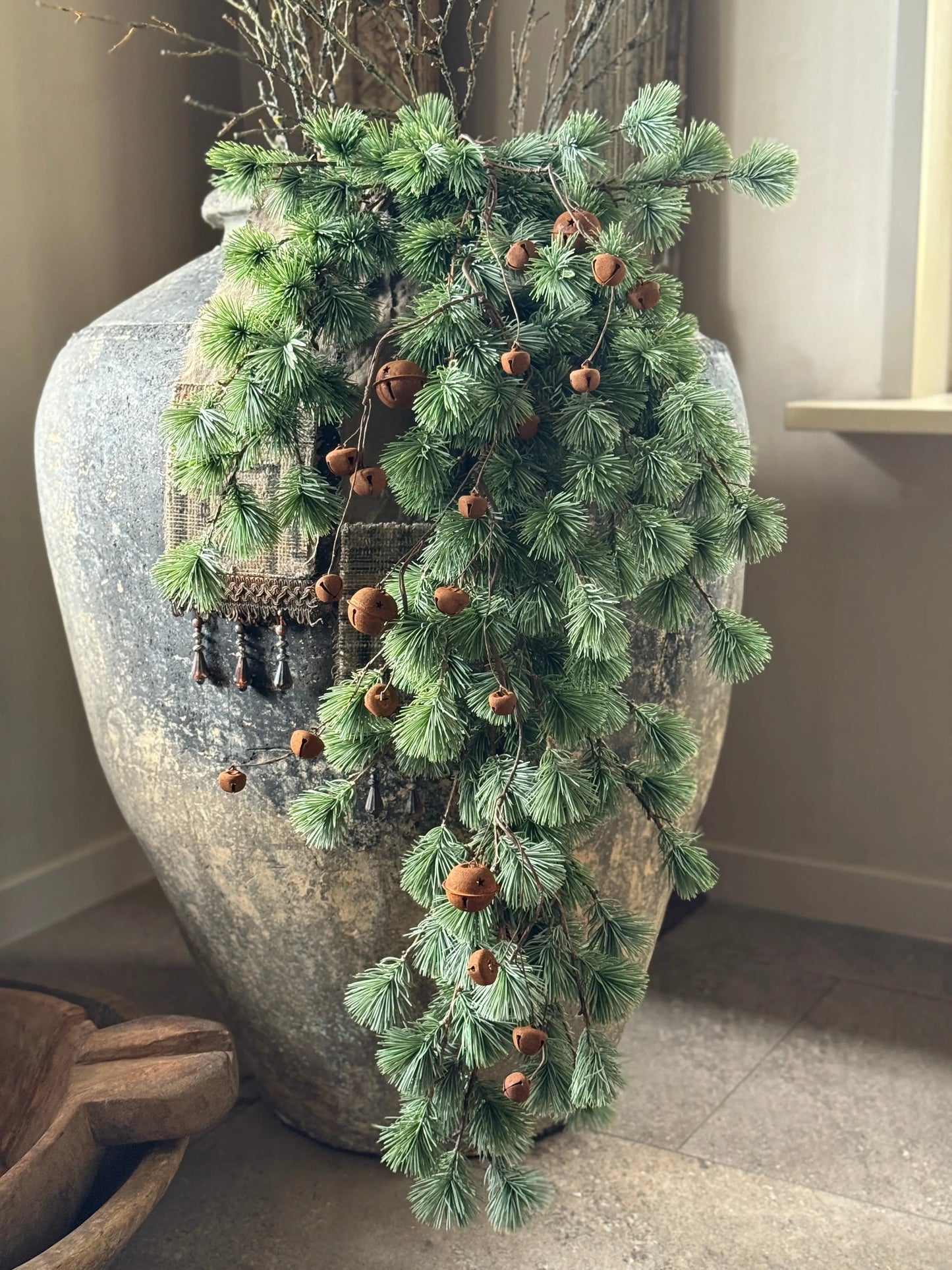 Artificial larch tuft
