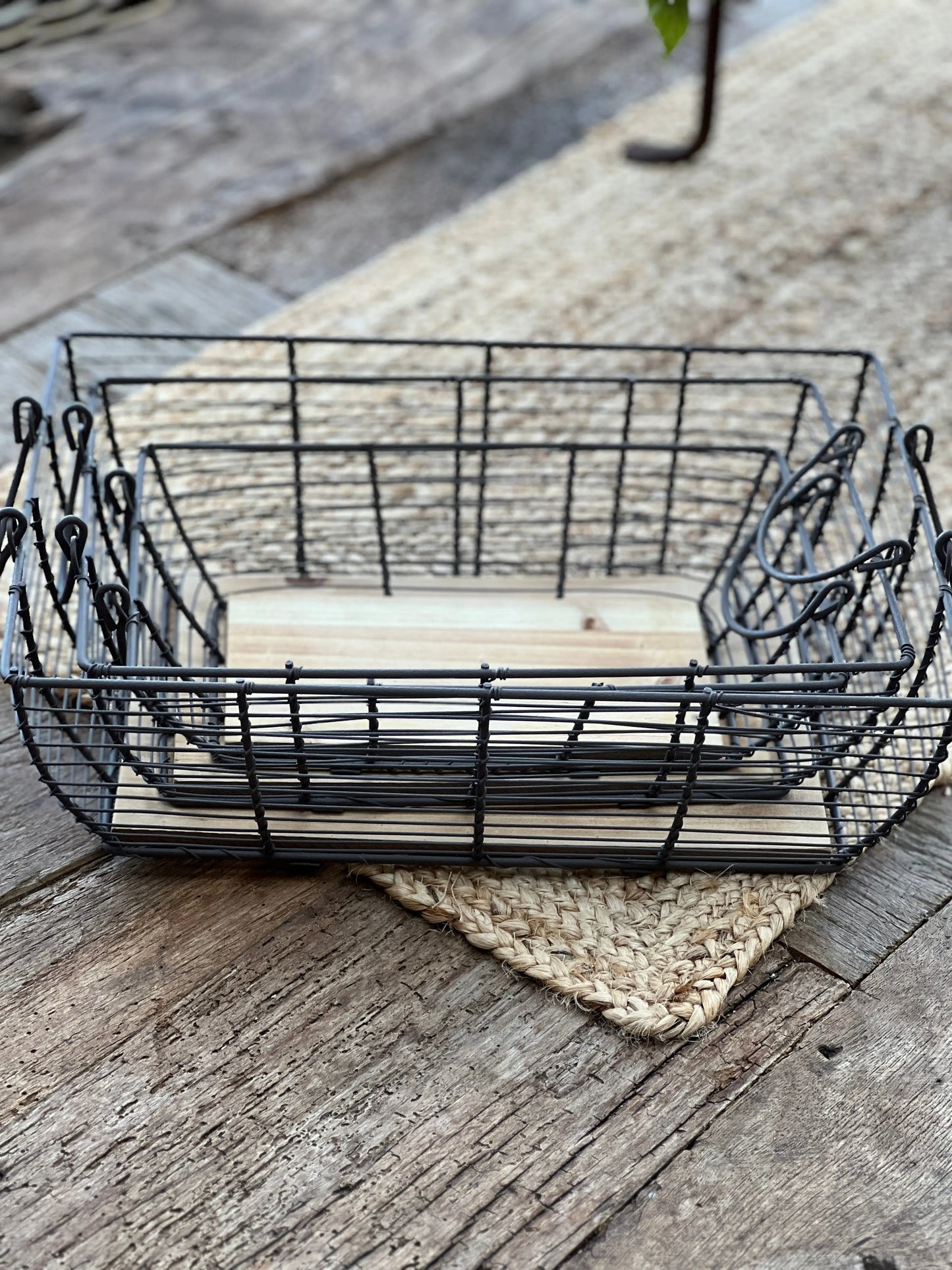 Wire baskets, available in 3 sizes