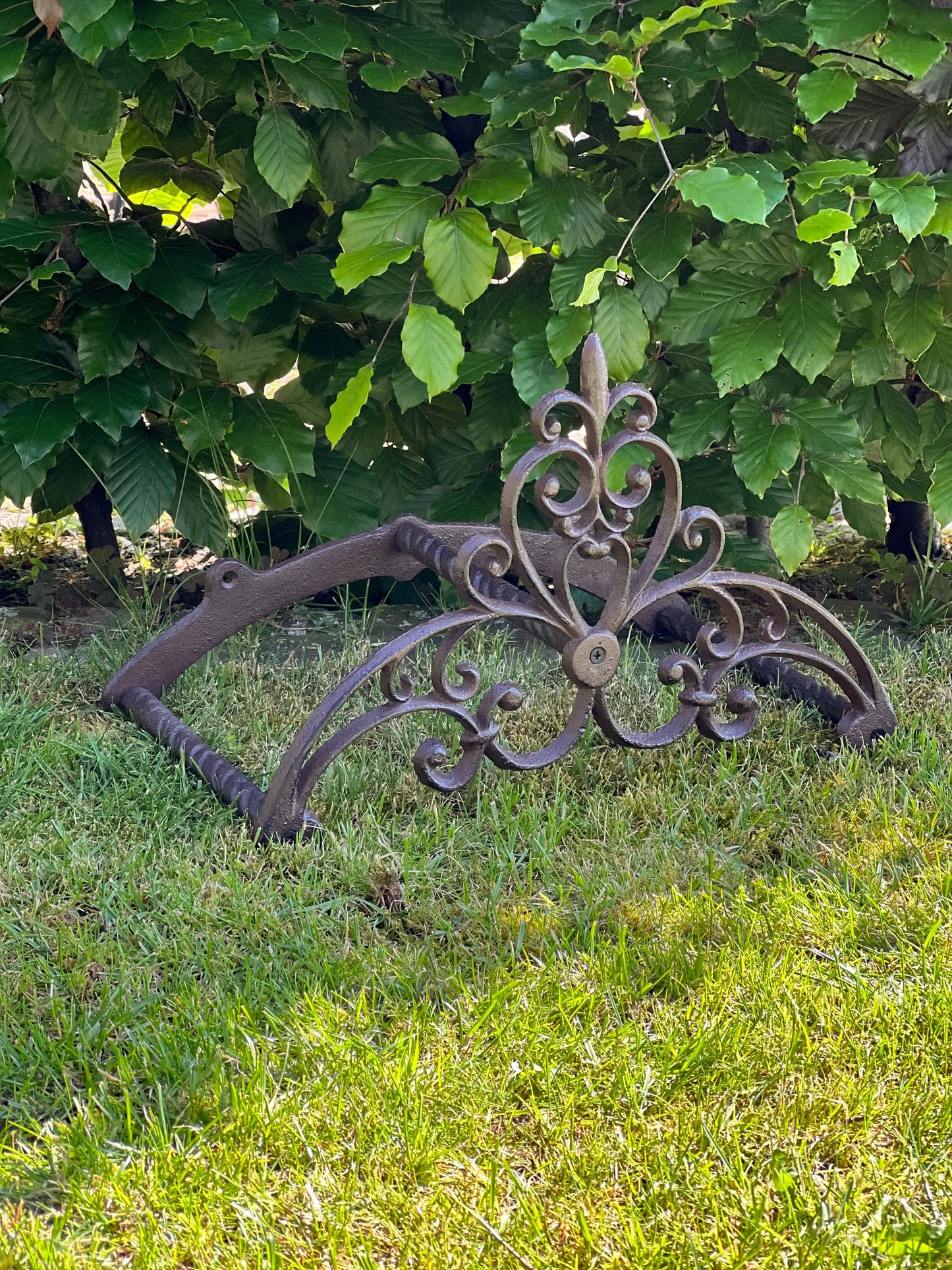 Garden hose holder