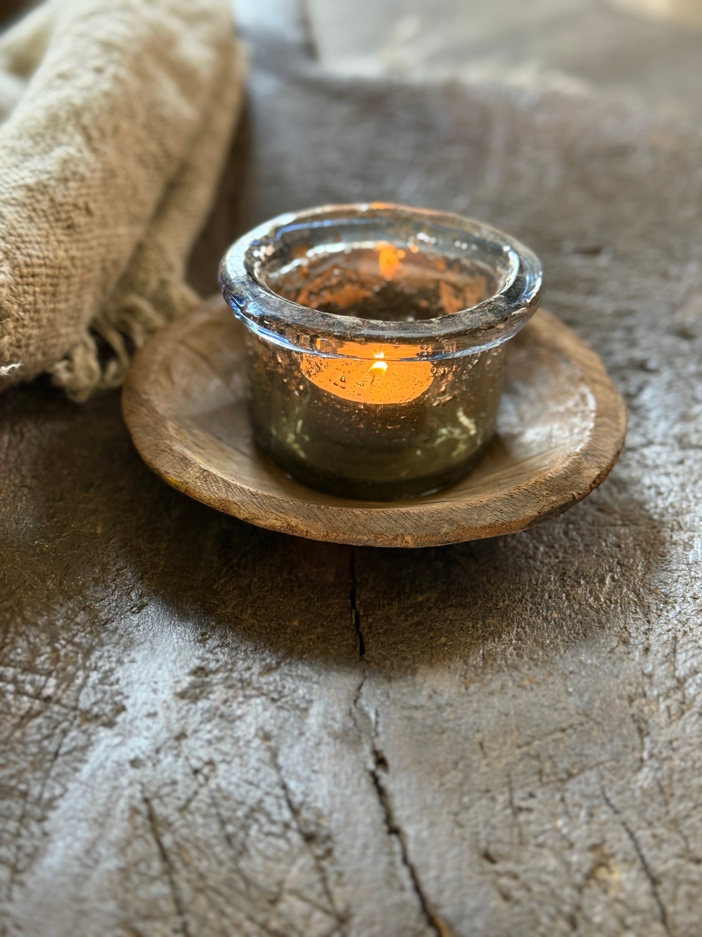 Old wooden bowl (01)