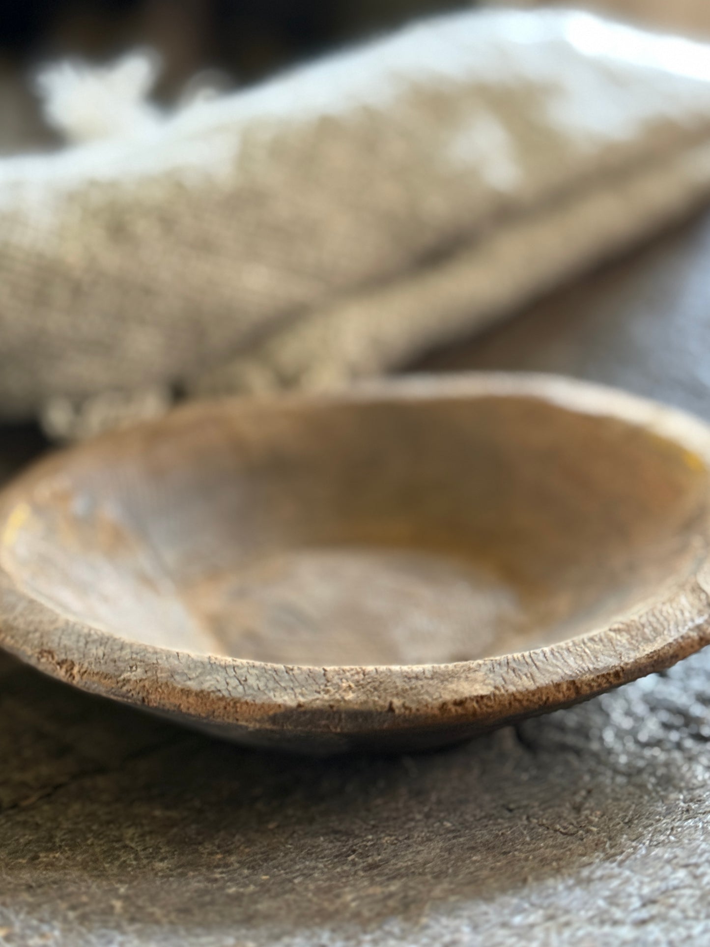 Old wooden bowl (01)