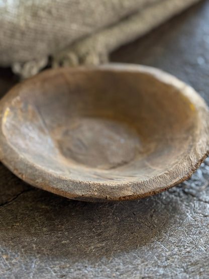 Old wooden bowl (01)