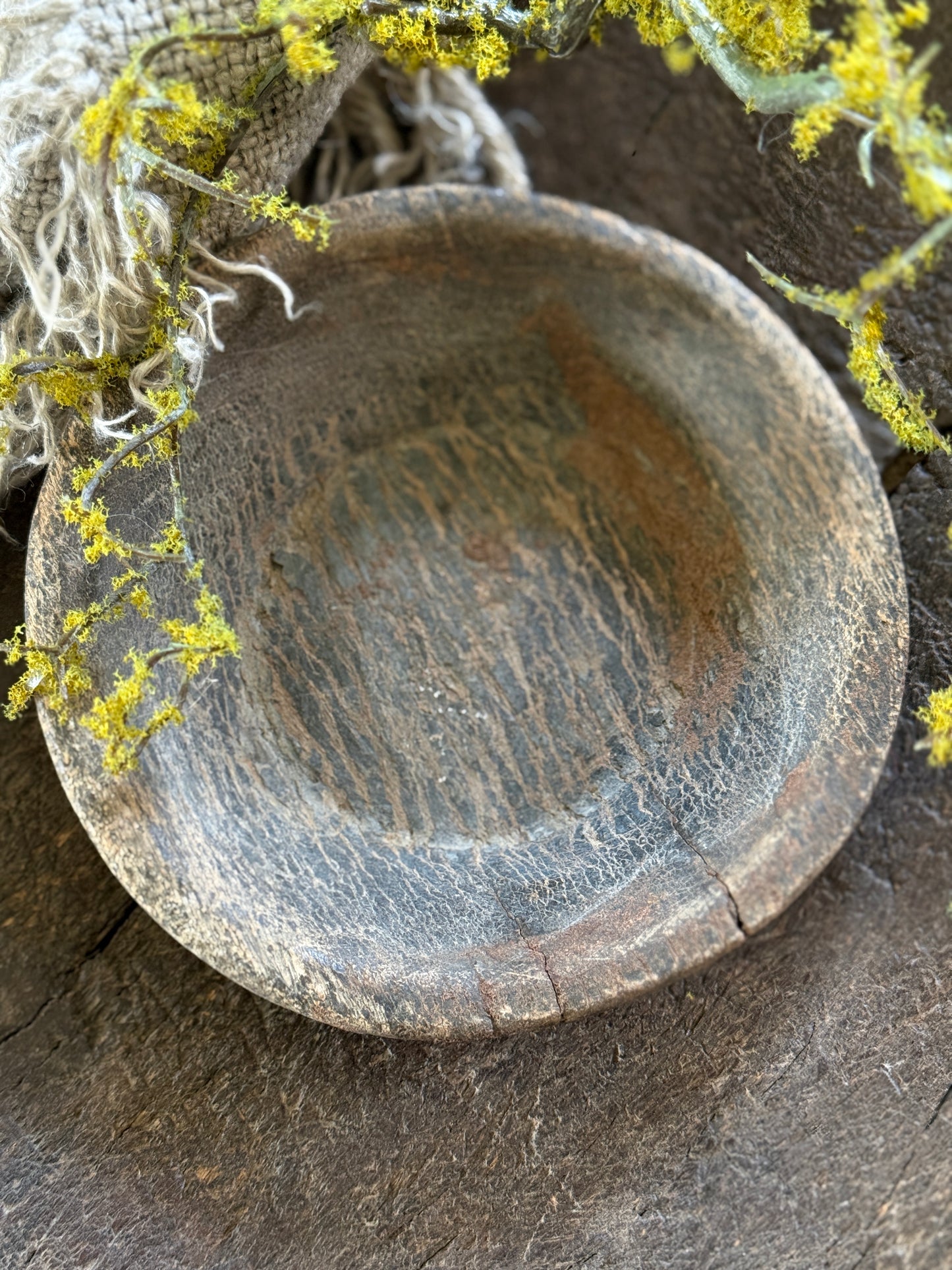 Old wooden dish (05) Be-Uniq