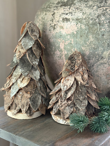 Christmas tree made of tree bark – Natural