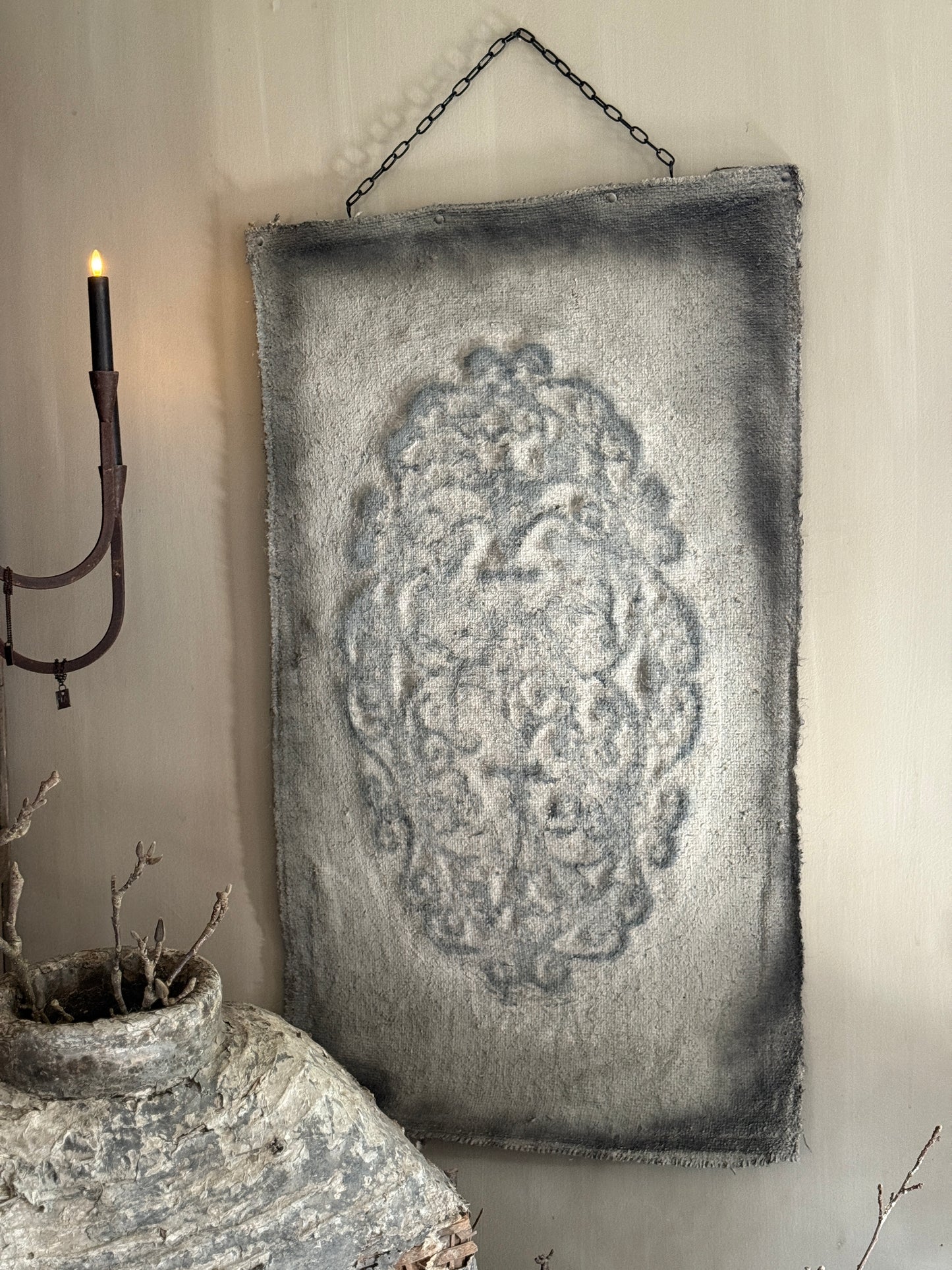 Limewash cloth with ornamental print (LHK02)