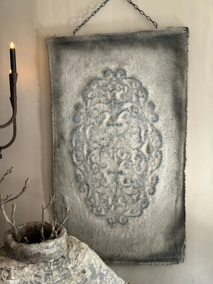 Limewash cloth with ornamental print (LHK02)