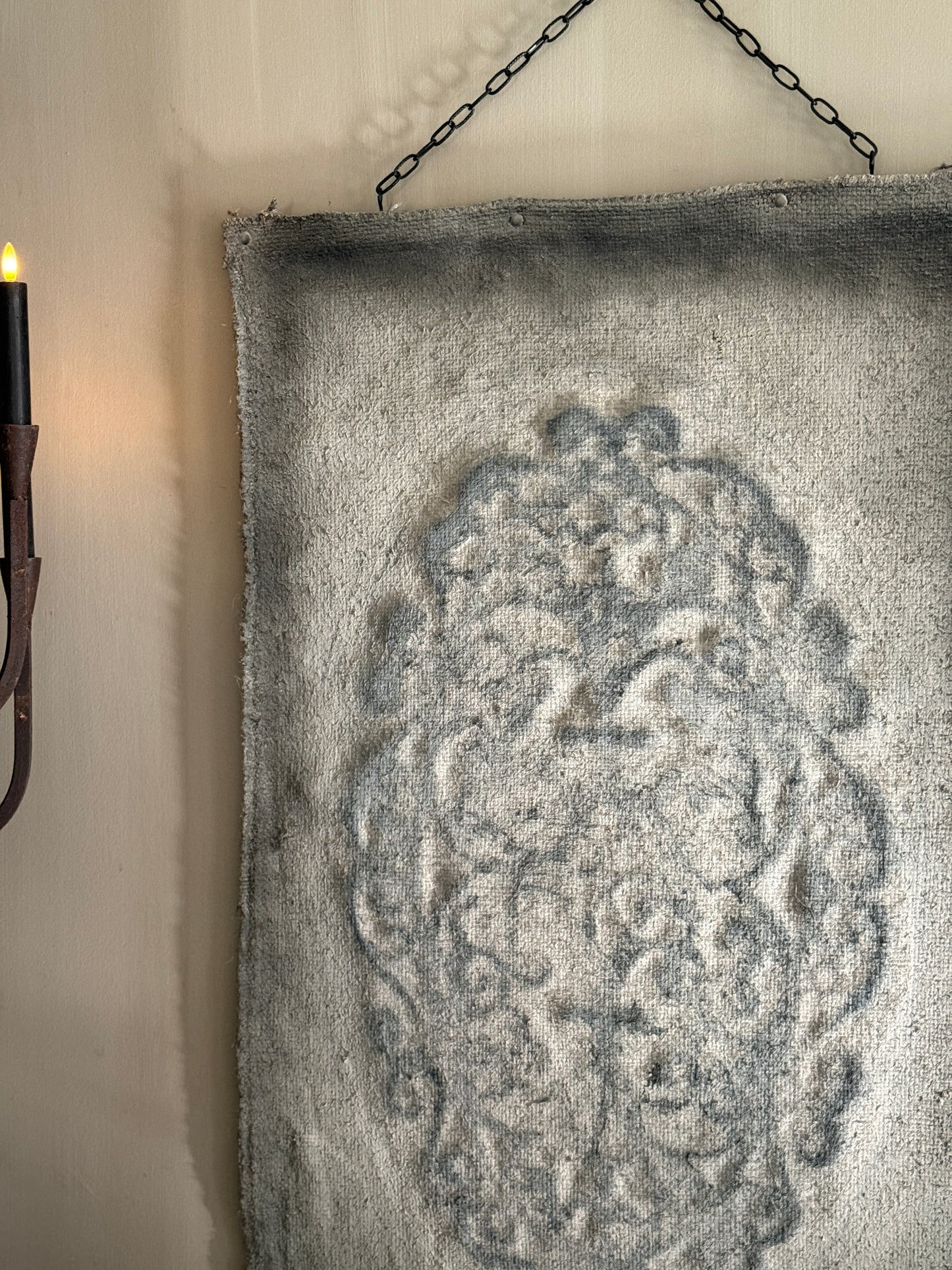 Limewash cloth with ornamental print (LHK02)