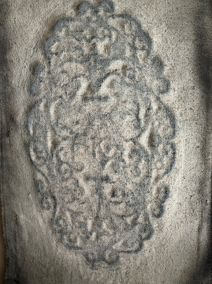 Limewash cloth with ornamental print (LHK02)
