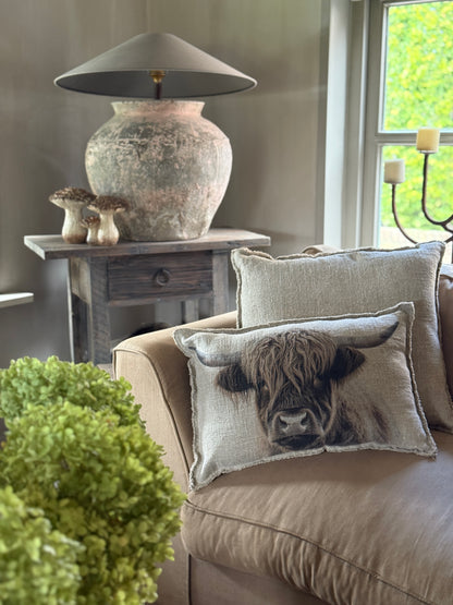 Shabby Scottish Highlander Cushion – 40x60 cm