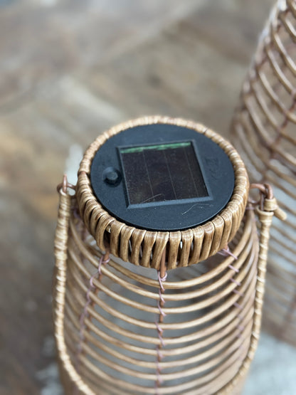 Anke solar lamp - Available in 2 sizes