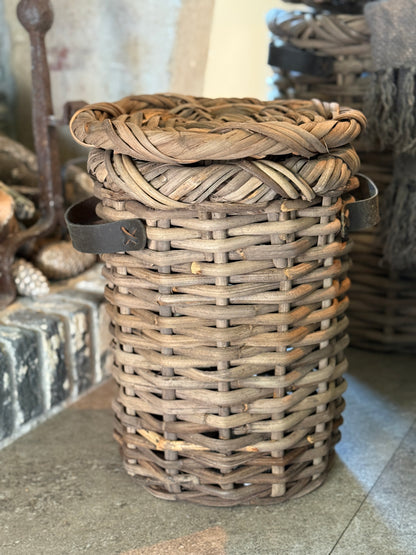 Rattan basket with lid and leather handles, available in 3 sizes - Be-Uniq