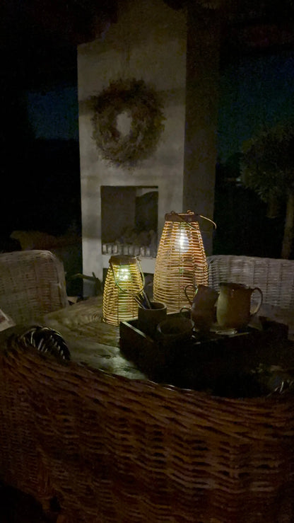 Anke solar lamp - Available in 2 sizes