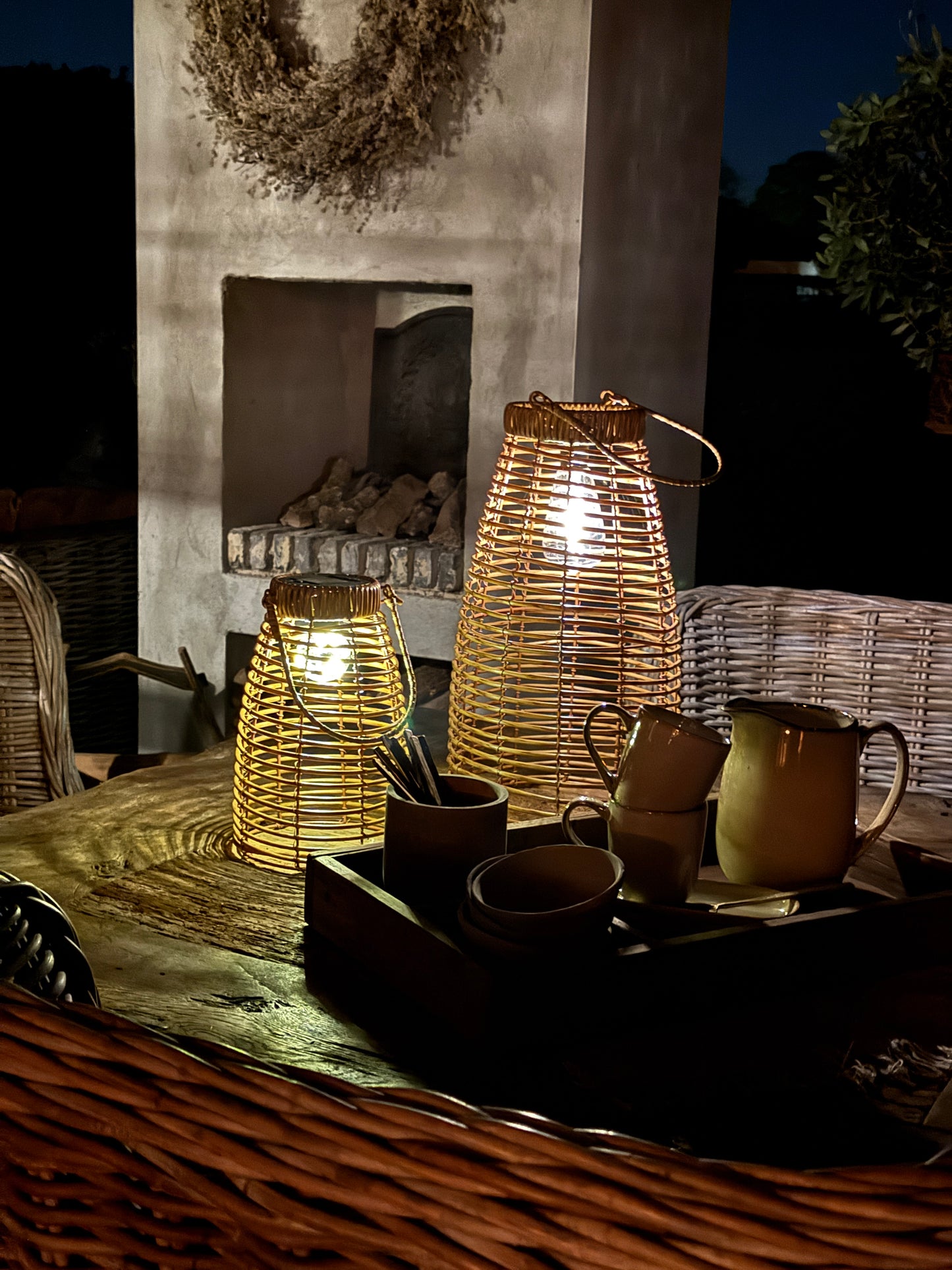Anke solar lamp - Available in 2 sizes