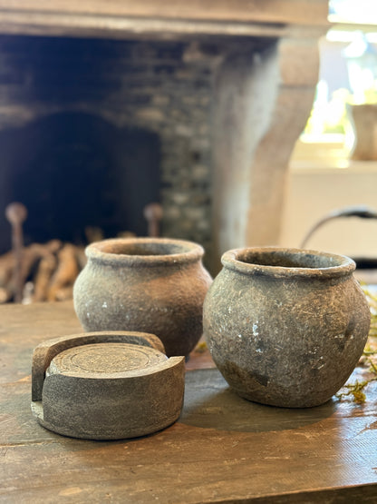 Unique old jar from Be-Uniq from India – weathered brown (LH02) Right in the picture