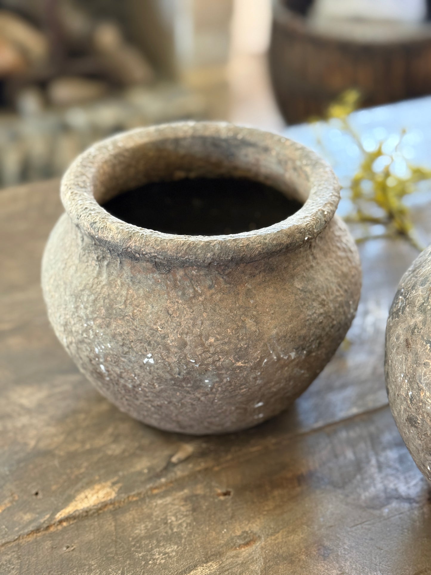 Unique old jar from Be-Uniq from India - weathered brown (LH01) Left in the picture