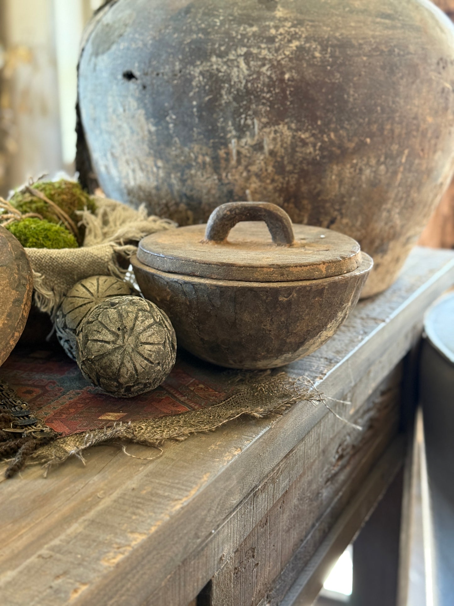 Wooden box with lid from Indonesia – atmospheric and unique (13x24 cm)