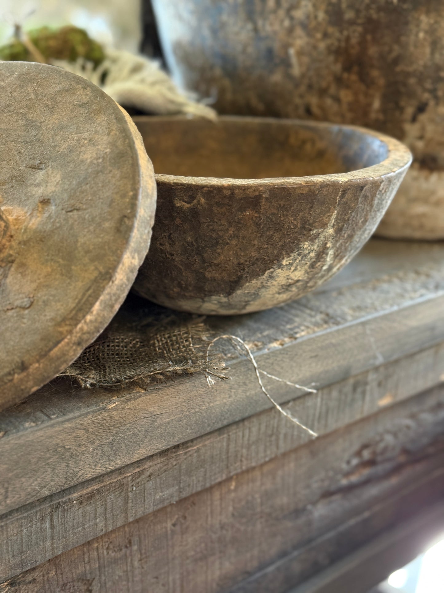 Wooden box with lid from Indonesia – atmospheric and unique (13x24 cm)