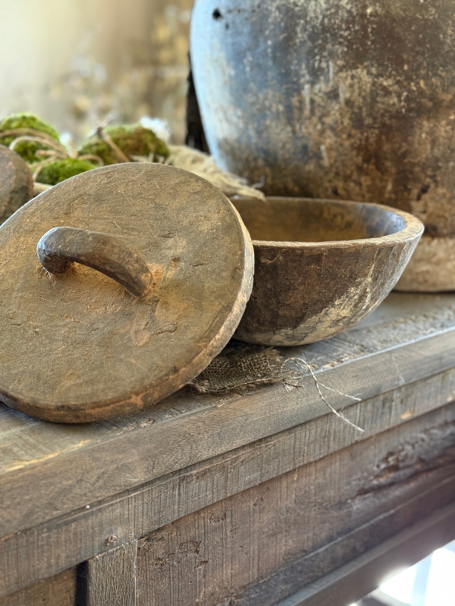 Wooden box with lid from Indonesia – atmospheric and unique (13x24 cm)