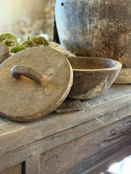Wooden box with lid from Indonesia – atmospheric and unique (13x24 cm)