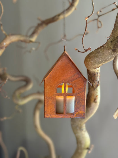 Verrosteter Anhänger Haus A