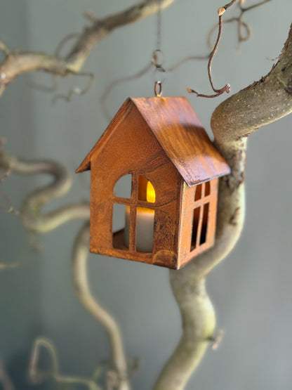 Verrosteter Anhänger Haus A