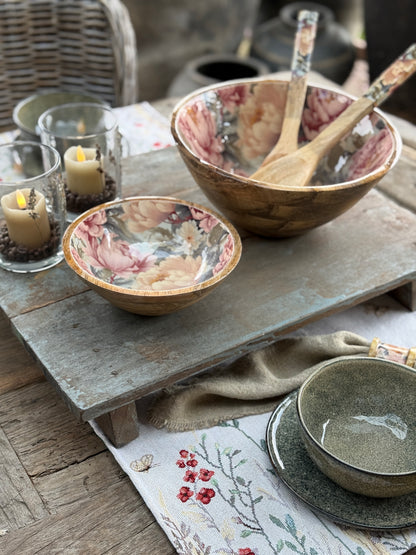 Salad bowl with floral print