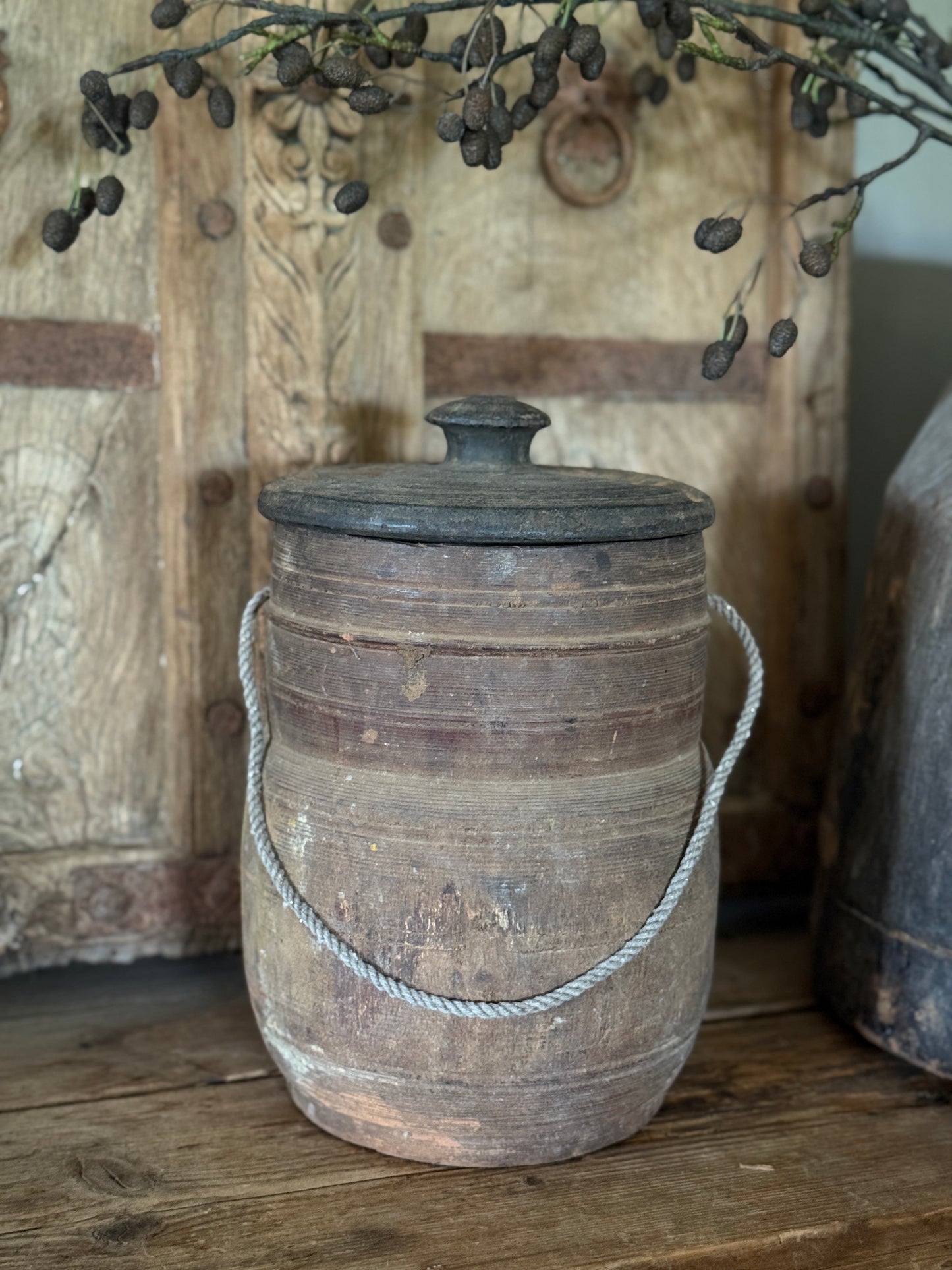 Nepalese pot with lid