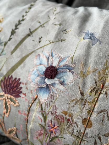 Kussen met bloemenprint – veldboeket
