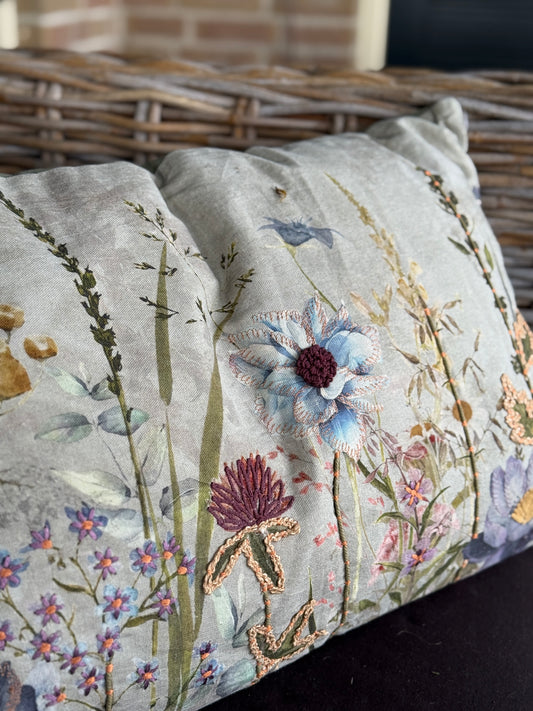 Kussen met bloemenprint – veldboeket