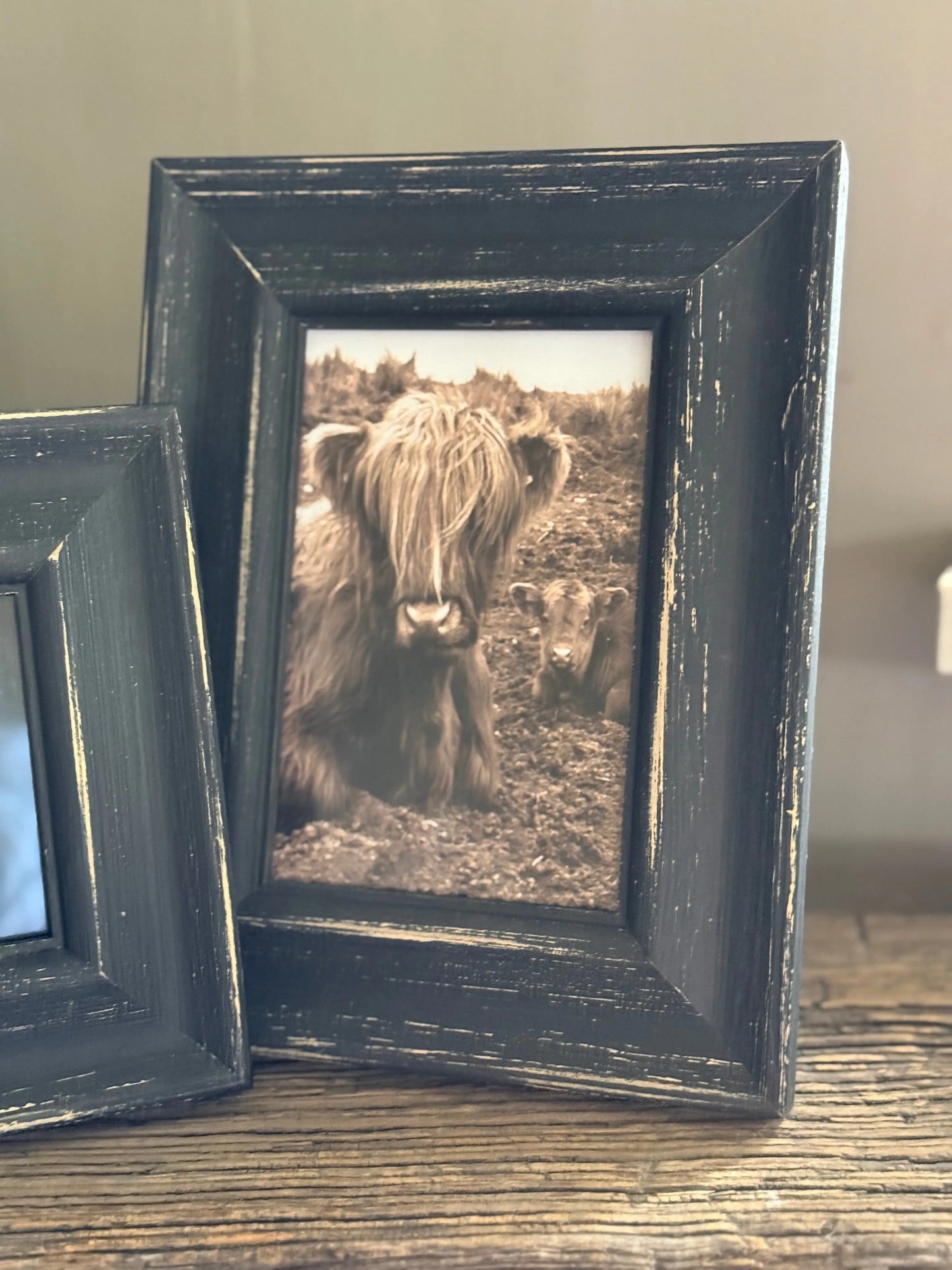 Photo frame black distressed